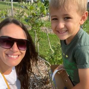 Meet your Posher, Amély